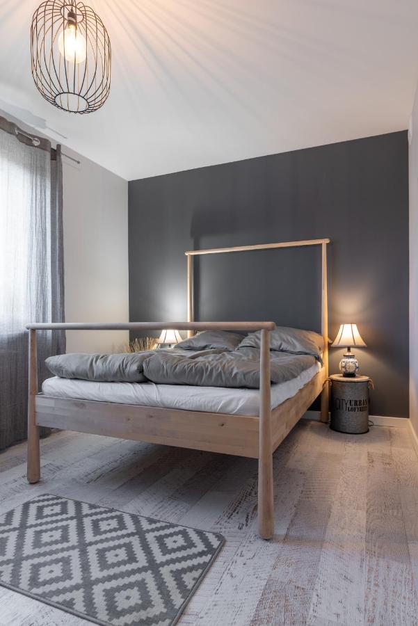 Noclegi Liw Apartments Hotel Apartamenty Венгрув Екстер'єр фото